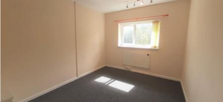 4 bedroom Semi-detached house to let in New Ashby Road, Loughborough, LE11