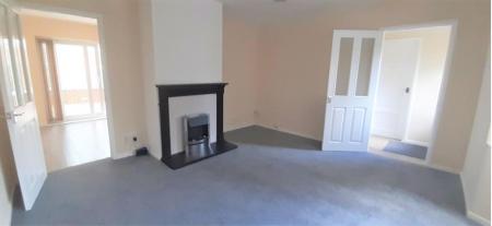 4 bedroom Semi-detached house to let in New Ashby Road, Loughborough, LE11