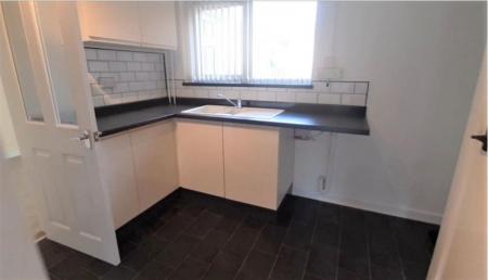 4 bedroom Semi-detached house to let in New Ashby Road, Loughborough, LE11