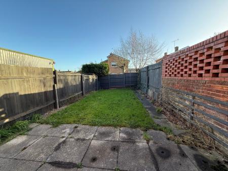 3 bedroom Town house to let in Chiswick Drive, Loughborough, LE11