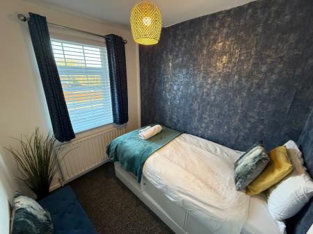 3 bedroom Town house to let in Chiswick Drive, Loughborough, LE11
