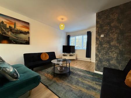 3 bedroom Town house to let in Chiswick Drive, Loughborough, LE11