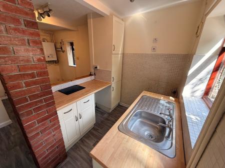 4 bedroom Terraced House to let in Park Avenue, Loughborough, LE11