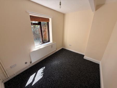 4 bedroom Terraced House to let in Park Avenue, Loughborough, LE11