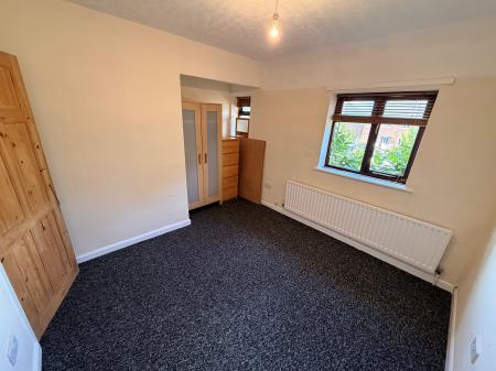 4 bedroom Terraced House to let in Park Avenue, Loughborough, LE11
