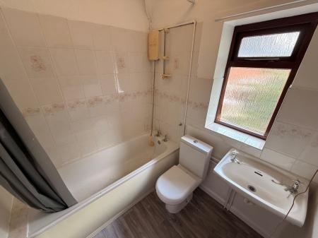 4 bedroom Terraced House to let in Park Avenue, Loughborough, LE11