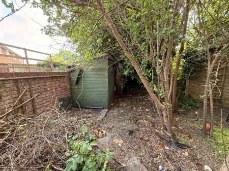 4 bedroom Terraced House to let in Park Avenue, Loughborough, LE11