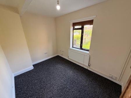 4 bedroom Terraced House to let in Park Avenue, Loughborough, LE11