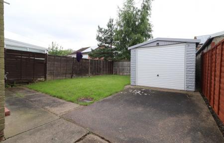 3 bedroom Semi-detached house to let in Barsby Drive, Loughborough, LE11