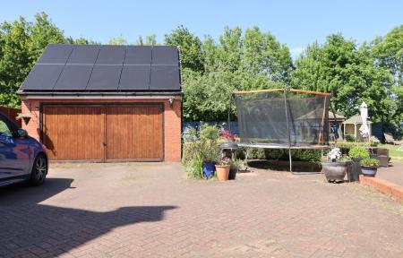 4 bedroom Detached house to let in Allendale Road, Loughborough, LE11