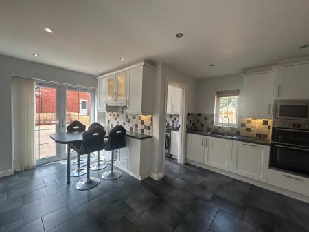4 bedroom Detached house to let in Allendale Road, Loughborough, LE11