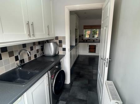 4 bedroom Detached house to let in Allendale Road, Loughborough, LE11