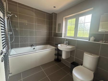 4 bedroom Detached house to let in Allendale Road, Loughborough, LE11