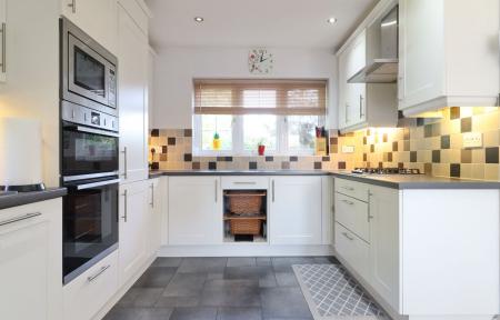 4 bedroom Detached house to let in Allendale Road, Loughborough, LE11