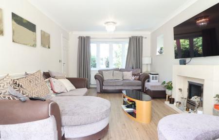 4 bedroom Detached house to let in Allendale Road, Loughborough, LE11