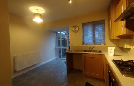 3 bedroom Town house to let in Threadcutters Way, Shepshed, LE12