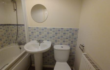 3 bedroom Town house to let in Threadcutters Way, Shepshed, LE12