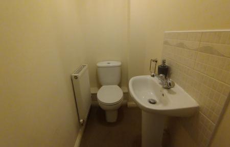 3 bedroom Town house to let in Threadcutters Way, Shepshed, LE12