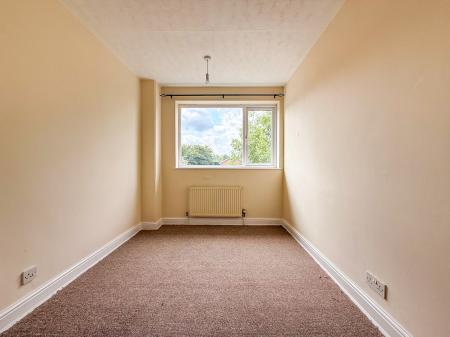 2 bedroom Terraced House for sale in Petworth Drive, Loughborough, LE11