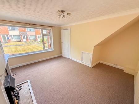 2 bedroom Terraced House for sale in Petworth Drive, Loughborough, LE11