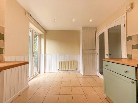 2 bedroom Terraced House for sale in Petworth Drive, Loughborough, LE11