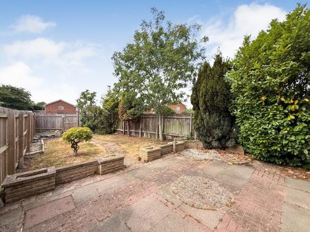 2 bedroom Terraced House for sale in Petworth Drive, Loughborough, LE11