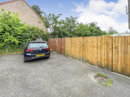 2 bedroom Maisonette for sale in Adam Dale, Loughborough, LE11