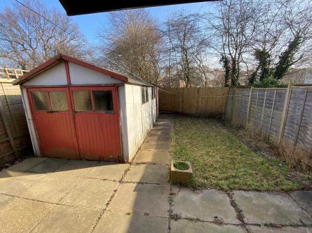 2 bedroom Semi-detached house to let in Deanside Drive, Loughborough, LE11