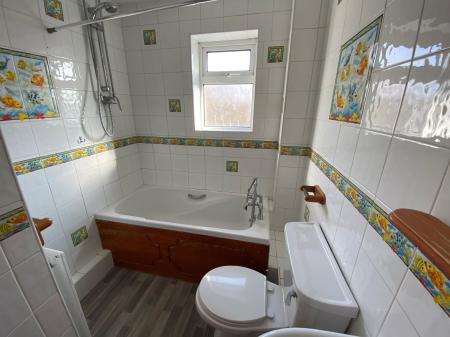 2 bedroom Semi-detached house to let in Deanside Drive, Loughborough, LE11