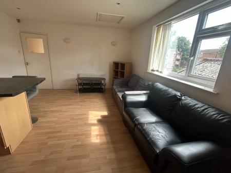 2 bedroom Maisonette to let in Moira Street, Loughborough, LE11