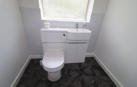 3 bedroom Semi-detached house to let in Oaklands Avenue, Loughborough, LE11