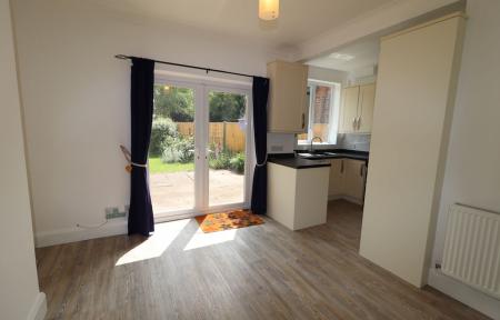 3 bedroom Semi-detached house to let in Oaklands Avenue, Loughborough, LE11
