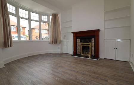 3 bedroom Semi-detached house to let in Oaklands Avenue, Loughborough, LE11