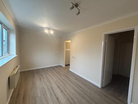 1 bedroom Flat to let in Pennine Close, Shepshed, LE12