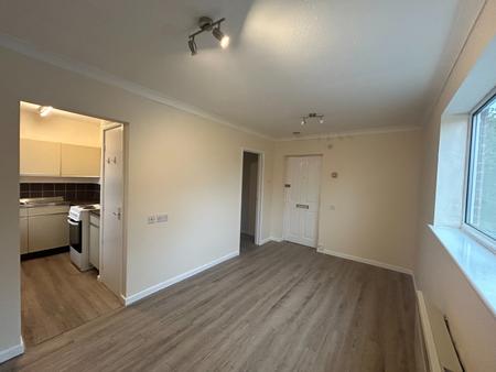 1 bedroom Flat to let in Pennine Close, Shepshed, LE12