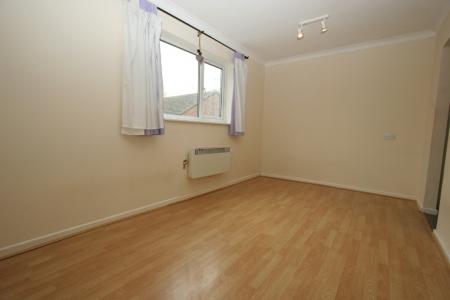 1 bedroom Flat to let in Pennine Close, Shepshed, LE12