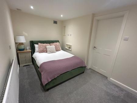 4 bedroom Semi-detached house to let in Bracken Way, Markfield, LE67