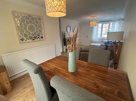 4 bedroom Semi-detached house to let in Bracken Way, Markfield, LE67
