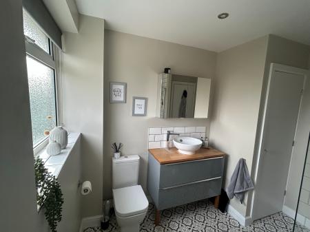 4 bedroom Semi-detached house to let in Bracken Way, Markfield, LE67