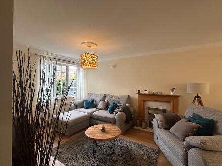 4 bedroom Semi-detached house to let in Bracken Way, Markfield, LE67