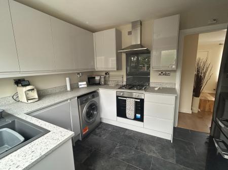4 bedroom Semi-detached house to let in Bracken Way, Markfield, LE67