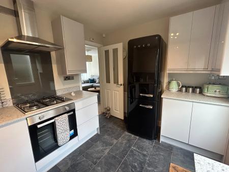 4 bedroom Semi-detached house to let in Bracken Way, Markfield, LE67