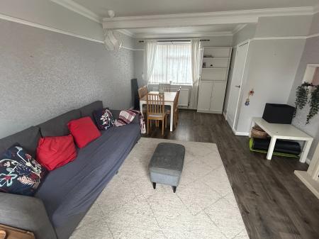 4 bedroom Semi-detached house to let in Beaumont Road, Loughborough, LE11