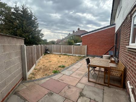 4 bedroom Semi-detached house to let in Beaumont Road, Loughborough, LE11