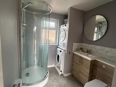 4 bedroom Semi-detached house to let in Beaumont Road, Loughborough, LE11