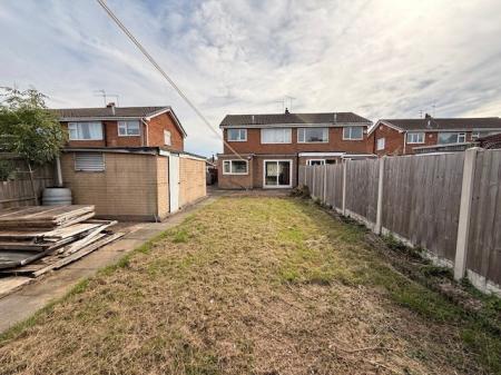 3 bedroom Semi-detached house for sale in Kensington Avenue, Loughborough, LE11