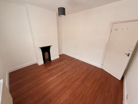 5 bedroom Terraced House to let in Cobden Street, Loughborough, LE11