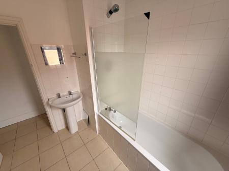 5 bedroom Terraced House to let in Cobden Street, Loughborough, LE11