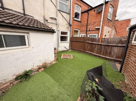 5 bedroom Terraced House to let in Cobden Street, Loughborough, LE11