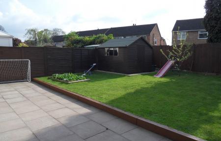 3 bedroom Semi-detached house to let in Wilton Avenue, Loughborough, LE11